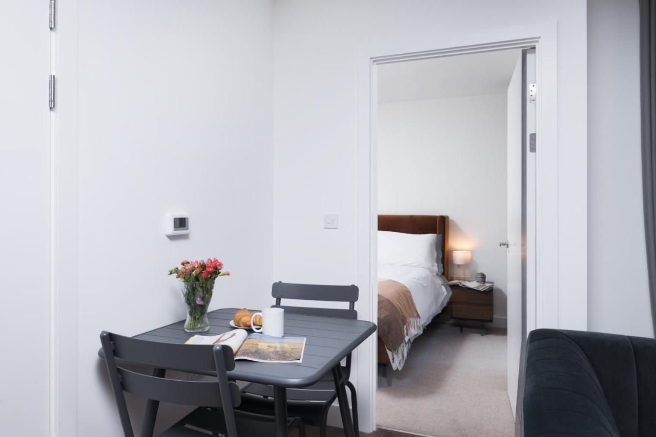 Modern And At Barking Wharf In Appartamento