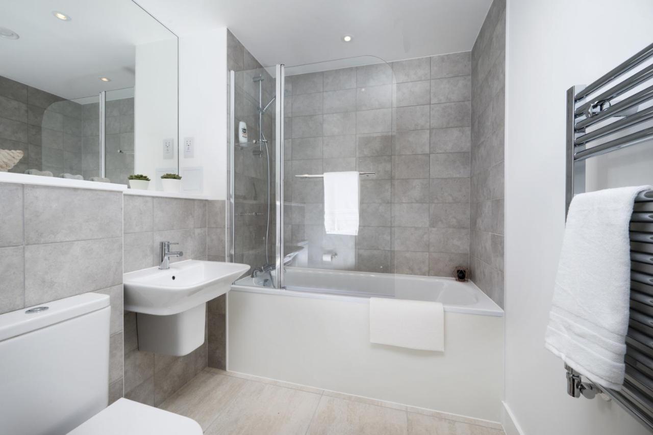Appartamento Modern And At Barking Wharf In Londra