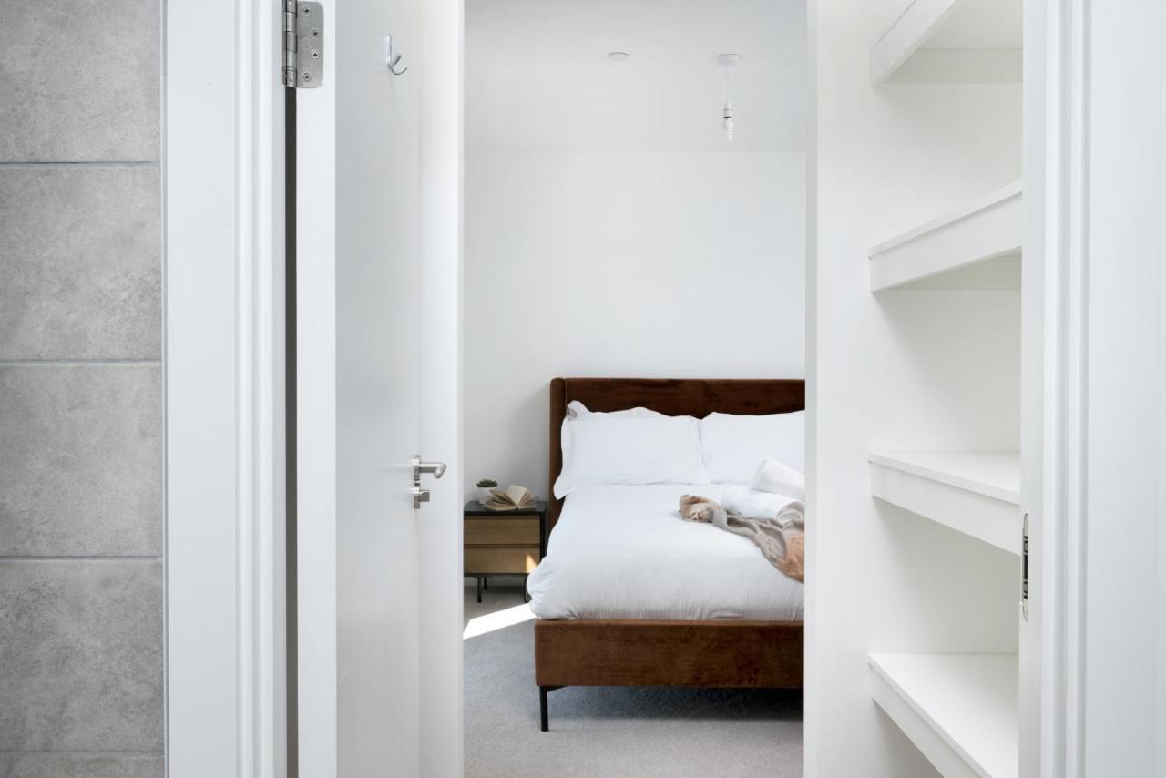 Modern And At Barking Wharf In Appartamento
