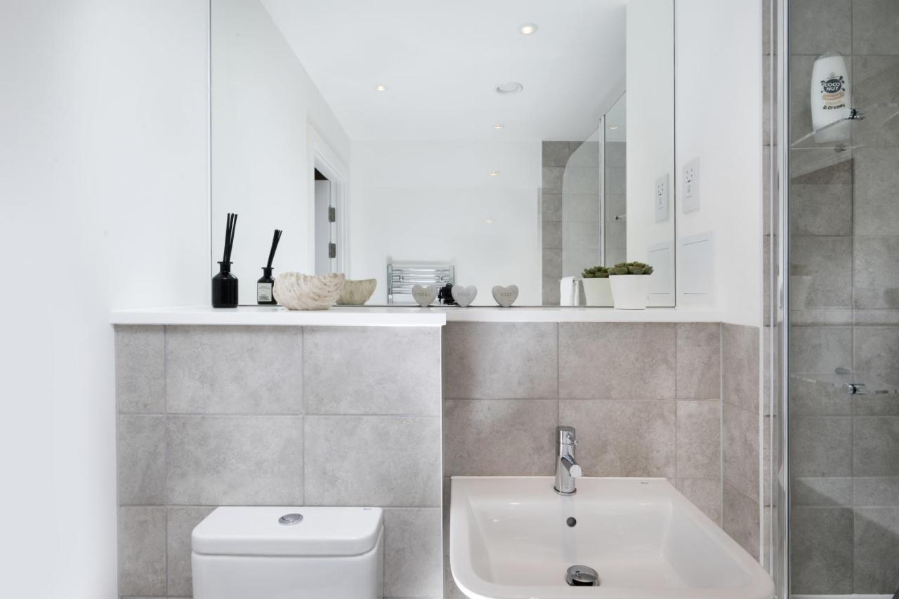 Modern And At Barking Wharf In Appartamento *
