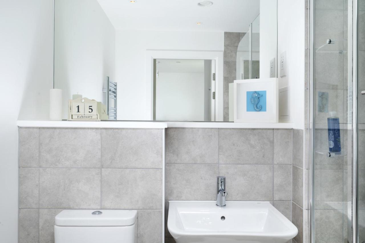 Modern And At Barking Wharf In Appartamento *
